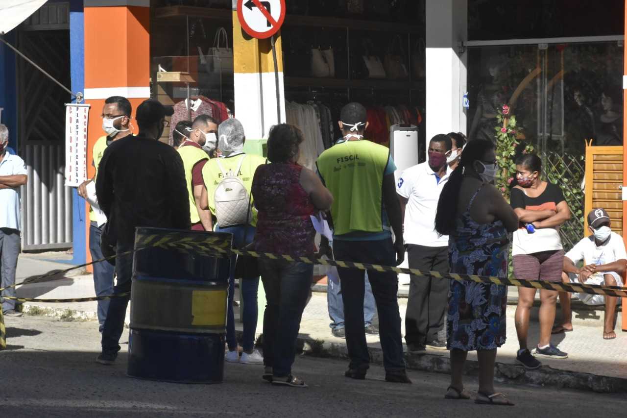 Camacã: Prefeitura contrata equipe para orientar e conter aglomeração no centro da cidade